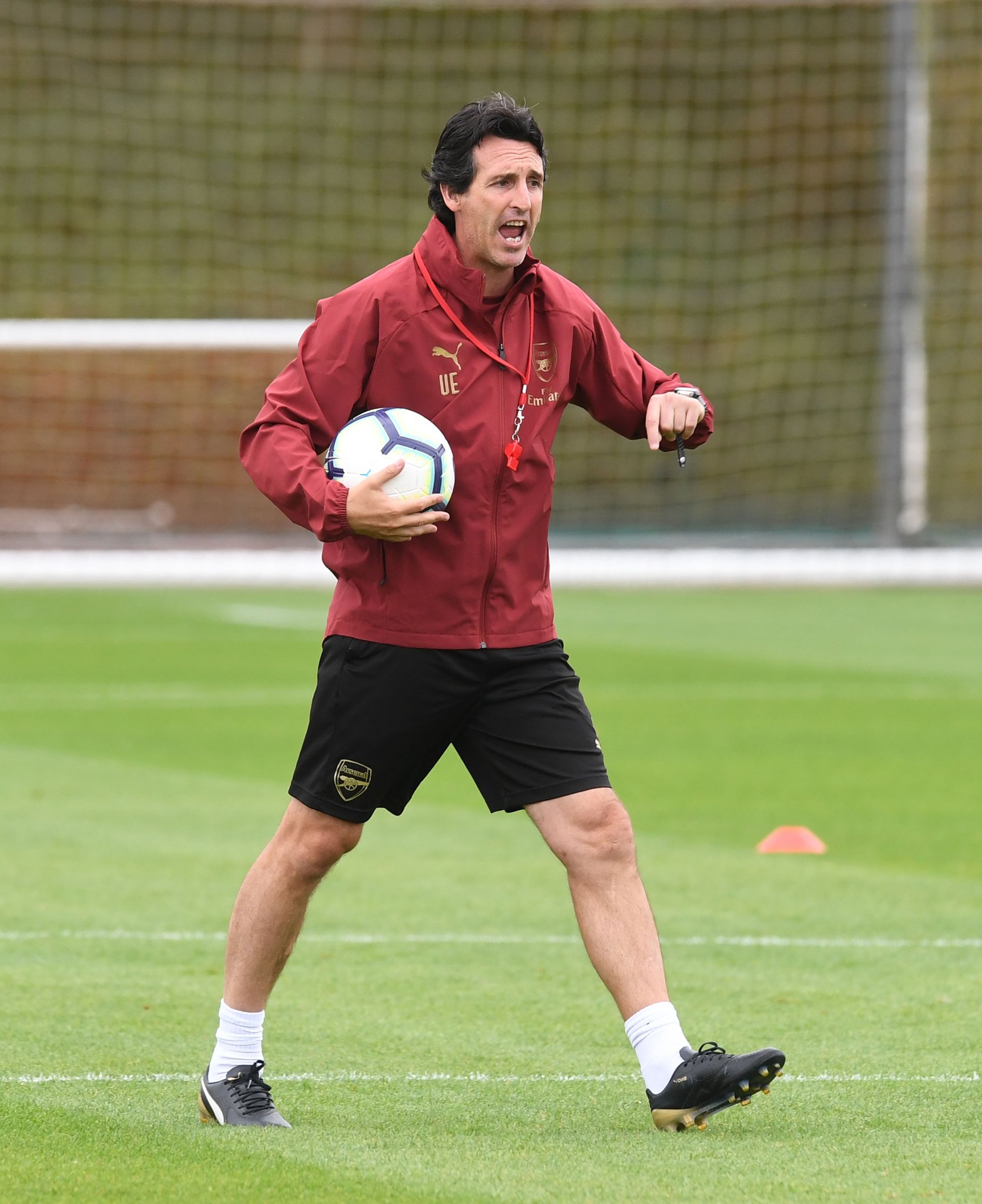Arsenal manager Unai Emery in training